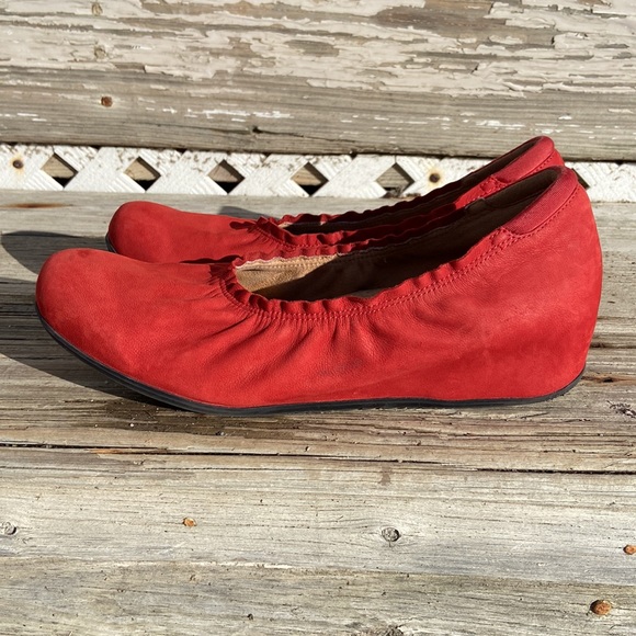 Softwalk Wish Red Suede Leather Wedge Ballet Flats Shoes Women's Size 10.5 Wide - Picture 2 of 10